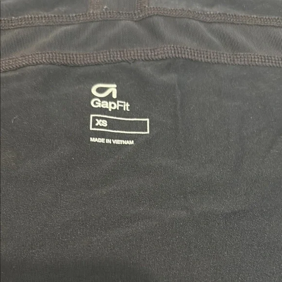 Gap Fit Black leggings with black tank. - Picture 6 of 6
